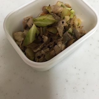 離乳食完了期☆牛肉とキャベツとしめじの野菜炒め☆